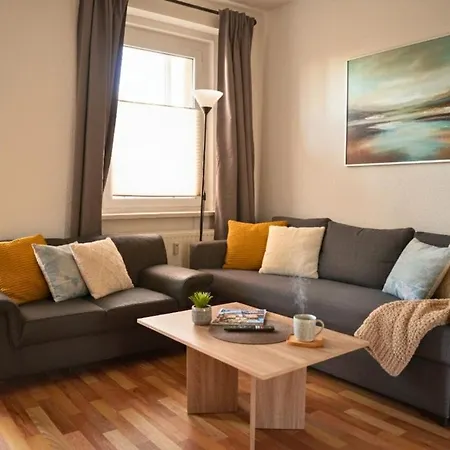 Modernes 5-Personen Apartment Mit Bequemen Boxspringbetten, Wlan, 3X Tv, Vollausgestatteter Kueche * Merseburg