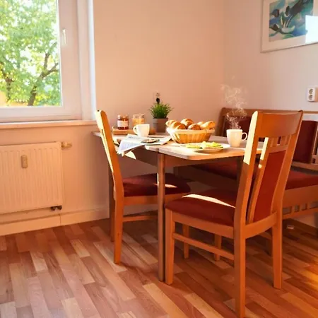 Modernes 5-Personen Apartment Mit Bequemen Boxspringbetten, Wlan, 3X Tv, Vollausgestatteter Kueche 아파트 *