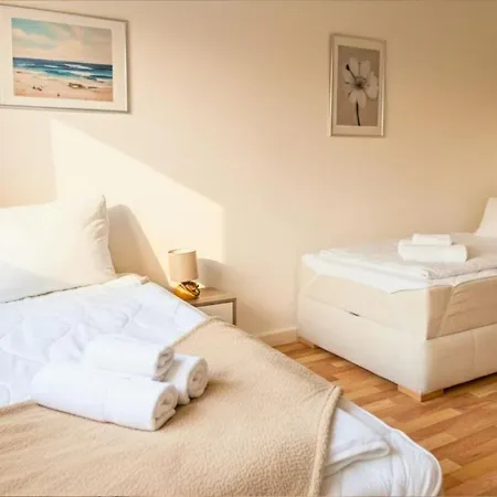 Modernes 5-Personen Apartment Mit Bequemen Boxspringbetten, Wlan, 3X Tv, Vollausgestatteter Kueche 아파트 *