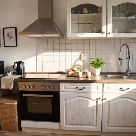Modernes 5-Personen Apartment Mit Bequemen Boxspringbetten, Wlan, 3X Tv, Vollausgestatteter Kueche * Merseburg