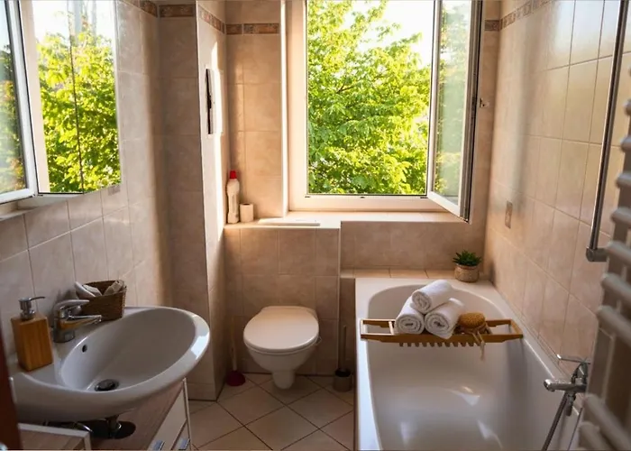 Modernes 5-personen Mit Kostenlosen Parkplaetzen, Boxspringbetten, Wlan, 3x Tv, Vollausgestatteter Kueche مرسيبورغ